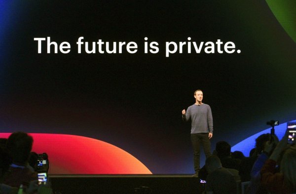 Na Facebookokovoj razvojnoj konferenciji F8 početkom svibnja, Mark Zuckerberg je budućnost proglasio privatnom