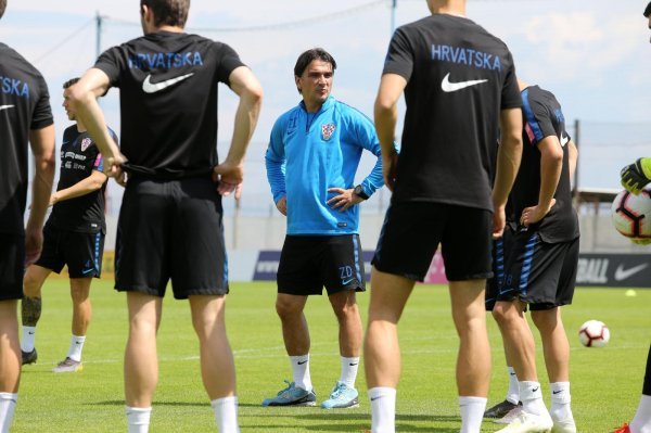 Nogometaši Hrvatske odradili još jedan trening u sklopu priprema za Wales