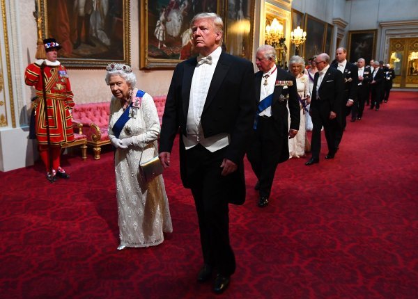 Donald Trump i kraljica Elizabeta II