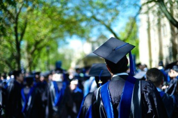 U Americi se zbog Trumpove imigrantske politike, gradnje zida na američko-meksičkoj granici i antiislamske retorike 2017.-2018. upisalo 25.000 manje studenata iz Saudijske Arabije i Meksika nego 2014.-2015.
