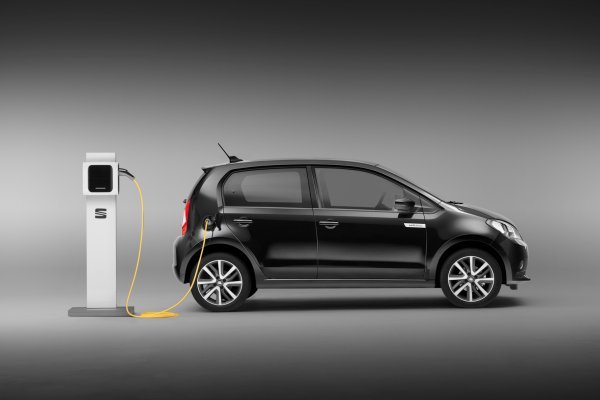 Litij-ionski baterijski paket od 36,8 kWh u automobilu osigurava domet do 260 km s jednim punjenjem (WLTP)