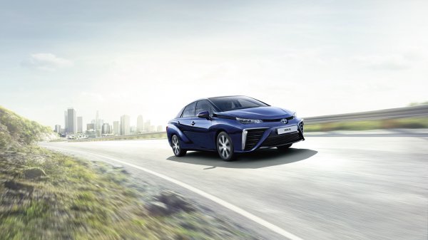 Toyota Mirai s pogonom na gorive ćelije (2018.)