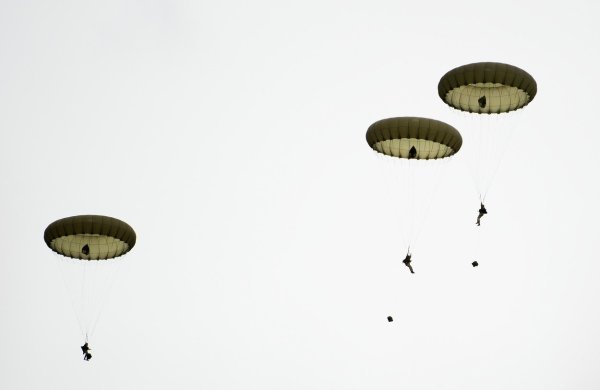 Europski lideri i Donald Trump u Normandiji obilježili 75. godišnjicu Dana D