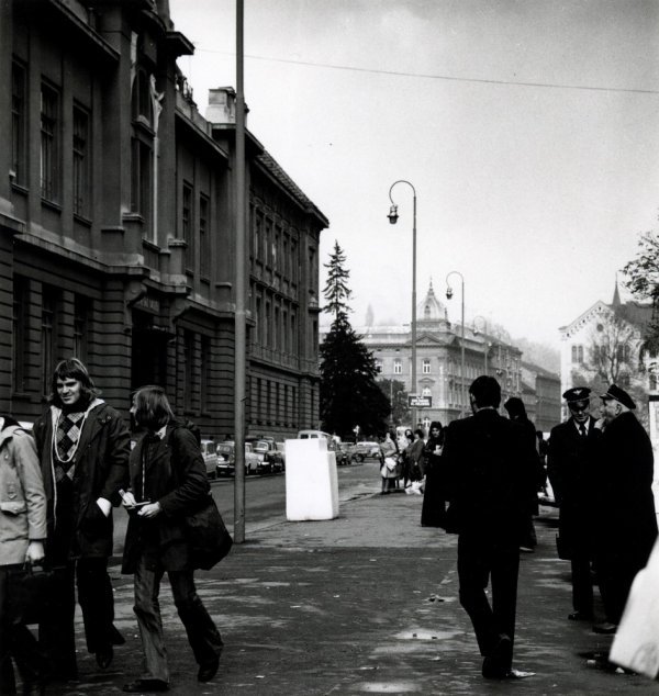 Oblik prostora (Frižider) ispred Etnografskog muzeja 1975.