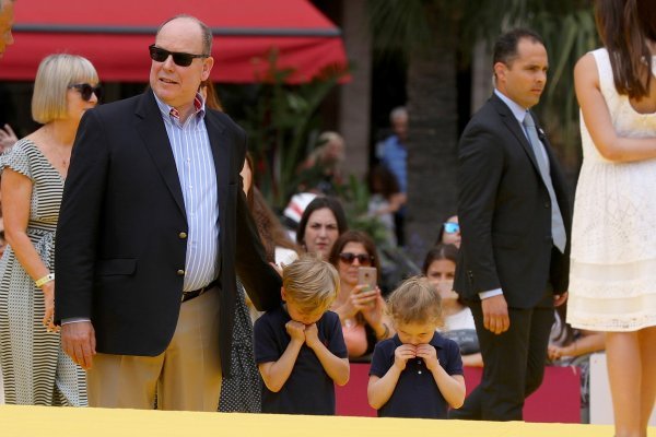 Princ Albert sa sinom Jasquesom i kćeri Gabriellom