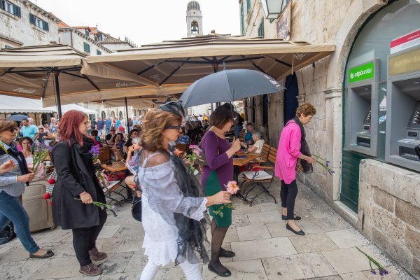 Prosvjed protiv bankomata na Stradunu