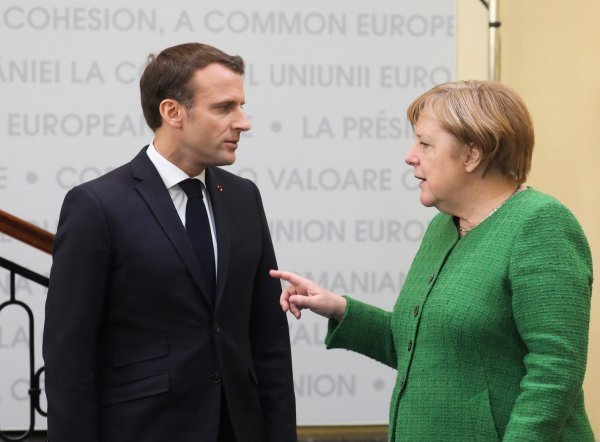 Emmanuel Macron i Angela Merkel 
