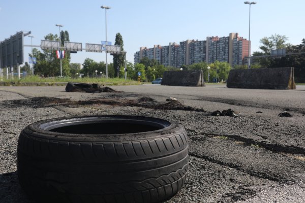 Zapaljene gume i prijetnje Zdravku Mamiću