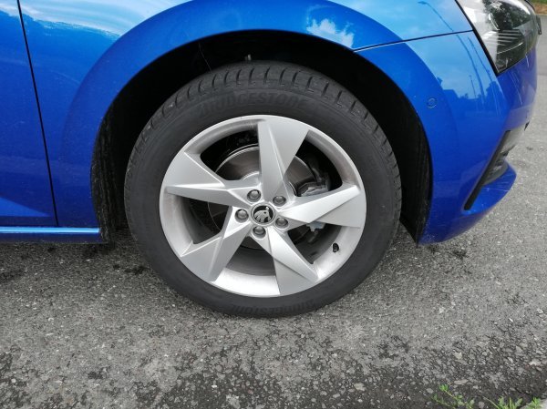 Veće dimenzije kotača; 205/50R17