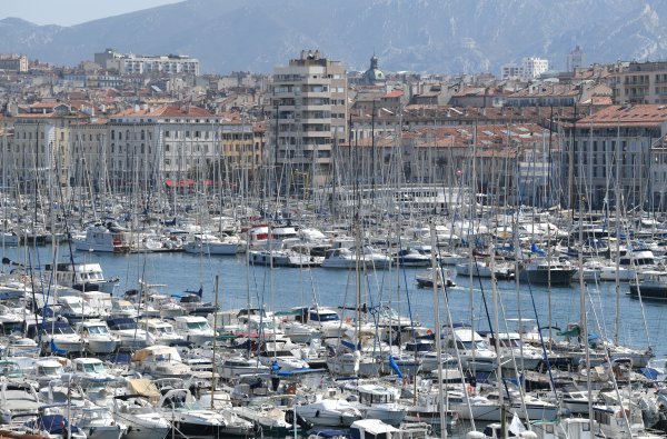 Vlasti u francuskom Marseillesu optužuju kruzere za 10 posto zagađenja luke 