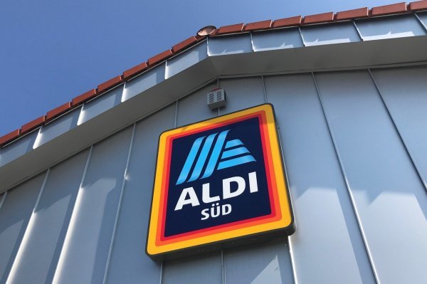 Trgovački lanac Aldi u vlasništvu je Karla i Thea Albrechta; Lidl i Kaufland drži pak Dieter Schwarz