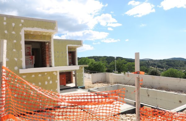 Nove vile u Nerežišćima