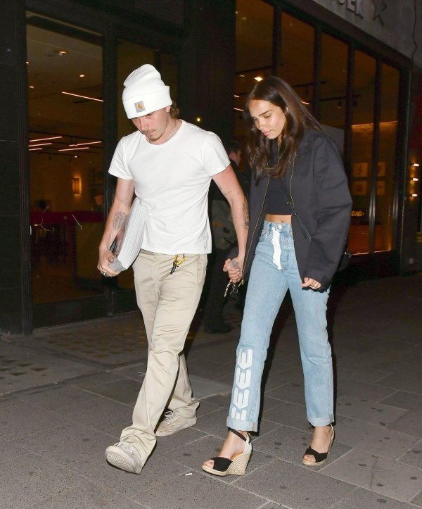 Brooklyn Beckham i Hana Cross