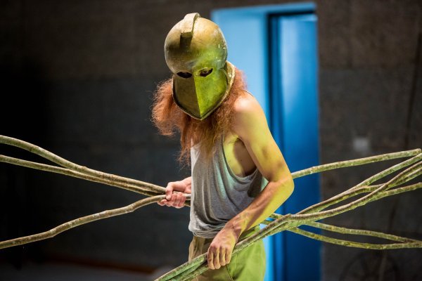 Staging a Play: Antigona