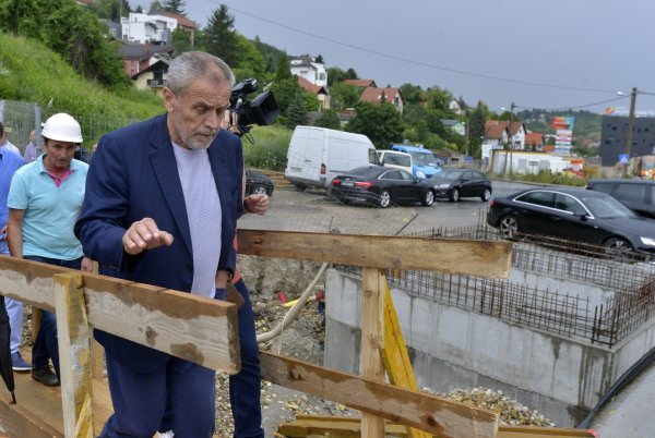 Milan Bandić obišao gradilište sljemenske žičare