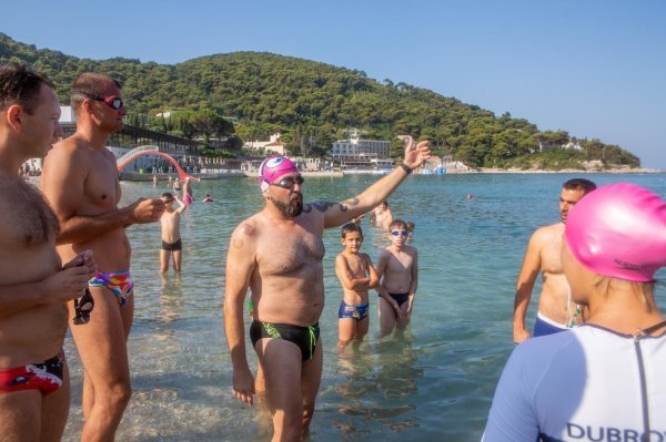 Ribafish započeo projekt RokOtok plivanjem od Dubrovnika do Čiova