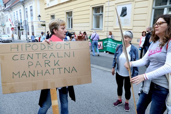 Prosvjedni skup protiv novog prijedloga GUP-a ispred skupštine Grada Zagreba