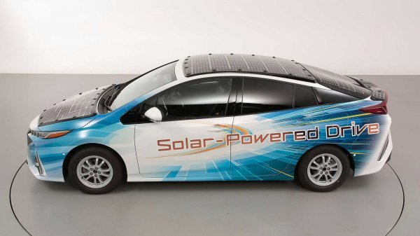 Toyota Prius PHV testno vozilo sa solarnim ćelijama