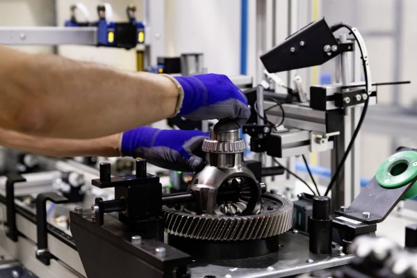 Serijska proizvodnja mjenjača MQ281 počinje u tvornicama u Barceloni (Španjolska) i Córdobi (Argentina)