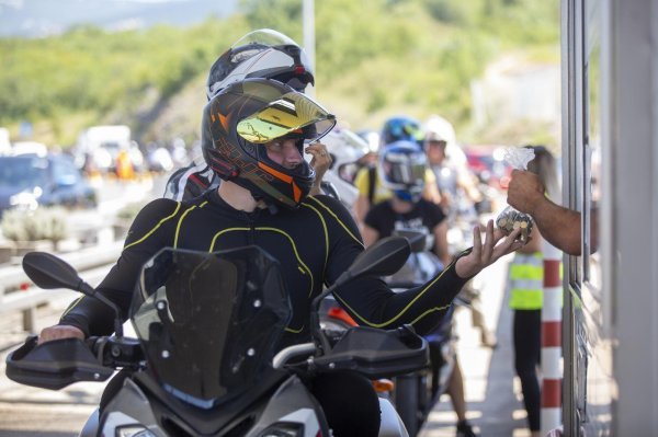 Motociklisti prosvjeduju protiv naplate mostarine na Krčkom mostu