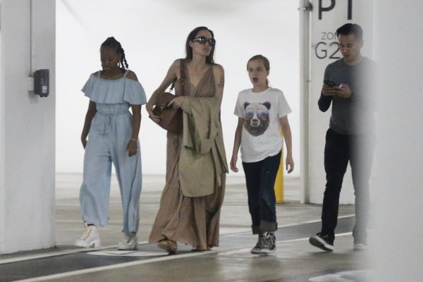 Angelina Jolie s djecom