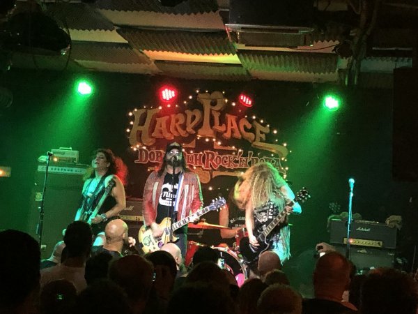 Nashville Pussy u Hard Placeu