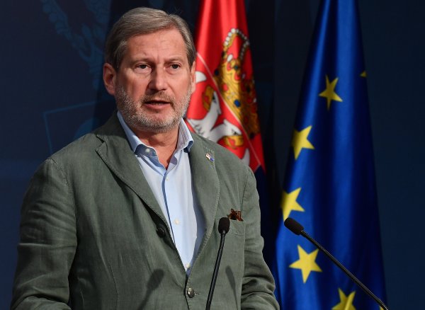 Ana Brnabić i Johannes Hahn održali zajedničku konferenciju za medije