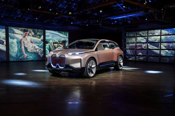 BMW Vision iNEXT trebao bi izaći na tržište 2021. godine