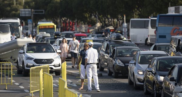 Gužve u trajektnoj luci zbog smjene turista
