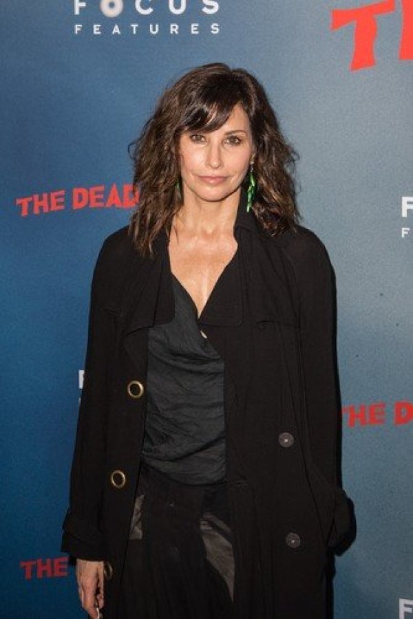 Gina Gershon