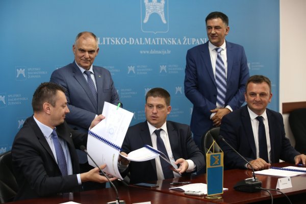 Potpisivanje ugovora za gradnju pristupne ceste na otoku Braču