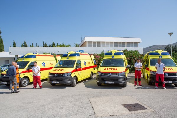 Dubrovačko-neretvanska županija donirala četiri vozila Zavodu za hitnu medicinu