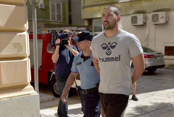 Policija privela osumnjičene za premlaćivanje 41-godišnjaka