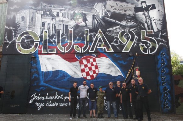 Petrinja: Bad Blue Boys napravili mural u čast poginulim braniteljima u Domovinskom ratu