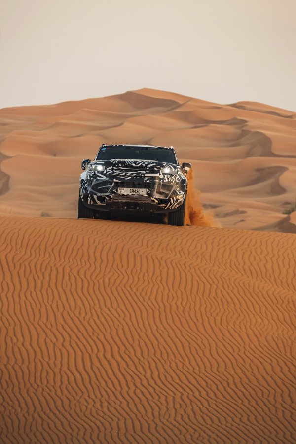 Novi Land Rover Defender