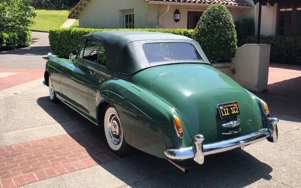 Rolls-Royce Silver Cloud II H.J. Mulliner Drophead Coupe iz 1960.