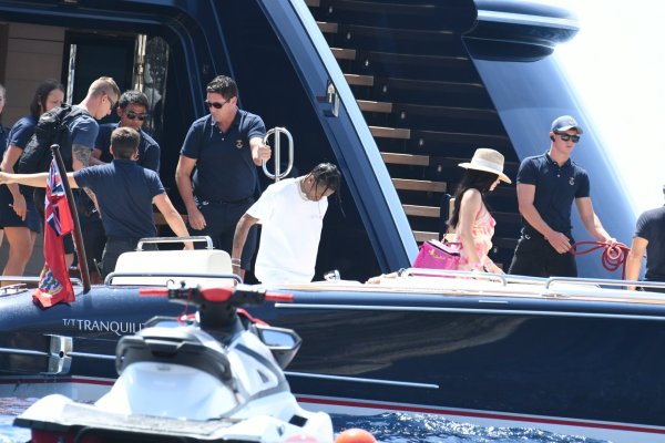 Kylie Jenner stigla je na jahtu 'Tranquility' koja ju je dočekala usidrena na Capriju