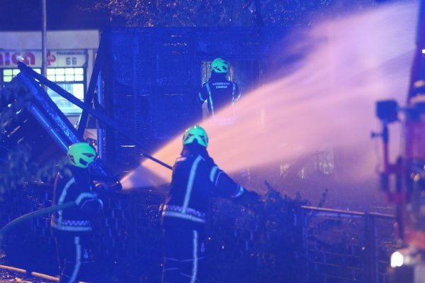Zagreb: U požaru izgorila zapuštena drvena kuća