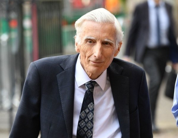 Martin Rees: 'Pitanje gdje će raditi svi ti ljudi koji zbog umjetne inteligencije ostanu bez posla'