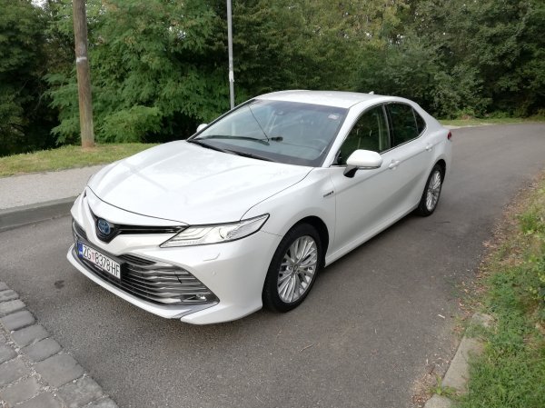 Toyota Camry Hybrid koju smo imali na testu prije godinu dana