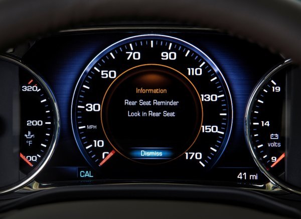 GMC Acadia (2018.) - sustav Rear Seat Reminder šalje poruku na zaslonu ispred vozača