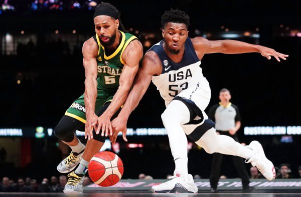 Australija - SAD, Patty Mills (lijevo) i Donovan Mitchel