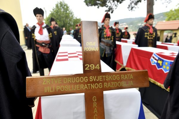 Ceremonija posljednjeg ispraćaja i pokopa posmrtnih ostataka 294 žrtve II. svjetskog rata