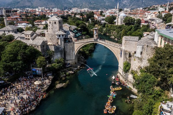 Red Bull Cliff Diving Mostar