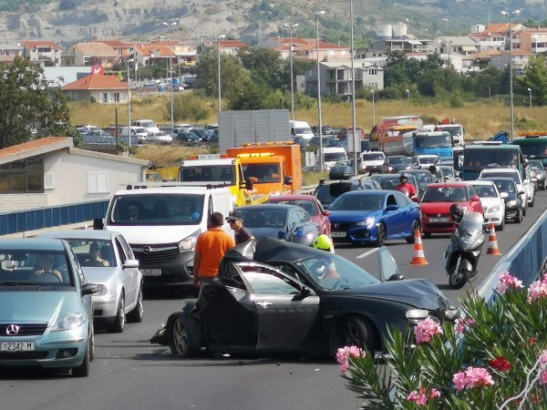 Prometna nesreća na Smokoviku u ulazu u Split
