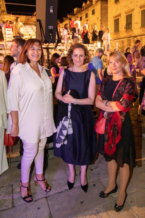 Dubravka Šuica, Nina Obuljen Koržinek