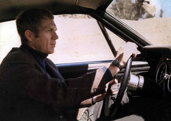 Steve McQueen i njegov Ford Mustang GT iz 1968. godine na snimanju filma Bullitt