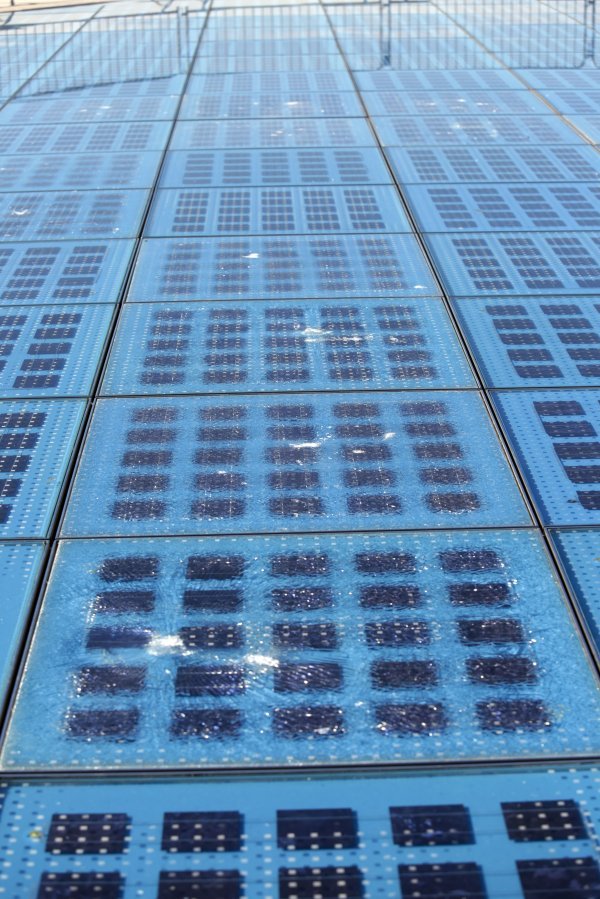 Uništena instalacija Pozdrav suncu