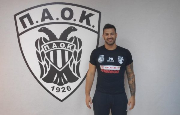 Nino Blažević Ćiro prilikom potpisa za PAOK iz Soluna