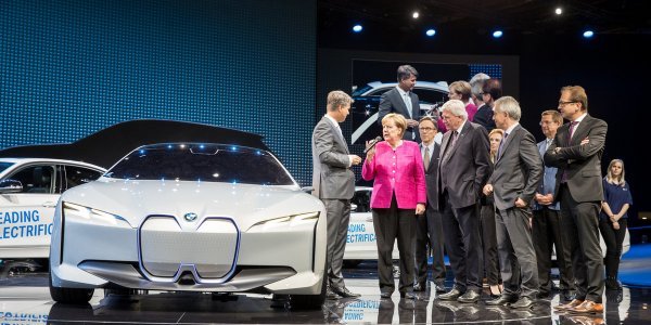Njemačka kancelarka Angela Merkel na Auto salonu IAA Frankfurt 2017.